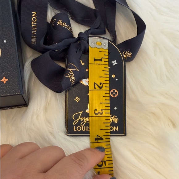 Louis Vuitton Blue and Gold Gift Box with Ribbon - Picture 11 of 13